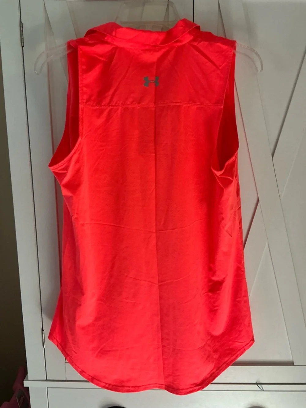Under Armour Tank (medium) - Picture 4 of 5
